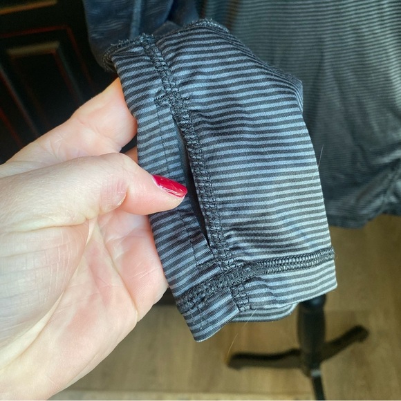 Danskin Lightweight 1/4 Zip Athletic Top Striped Women’s Medium - Semi-Fitted - Picture 3 of 6